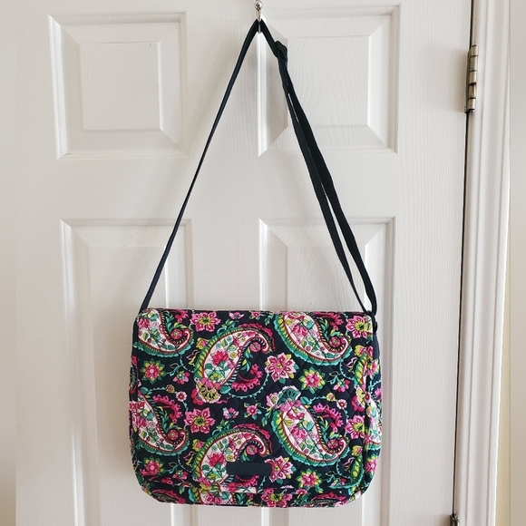 Vera Bradley Messenger Bag in Petal Paisley Navy Summer 2014 - Picture 1 of 14